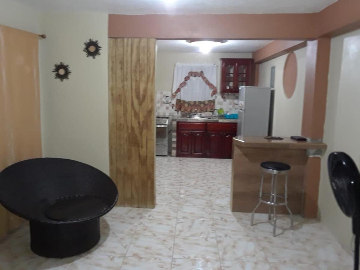 Clarridge View Guesthouse Montego Bay Exterior foto